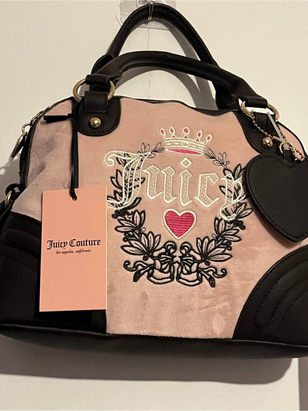 Juicy Couture
BNWT JUICY COUTURE
HERITAGE Bowlers Satchel in
Powder Blush
